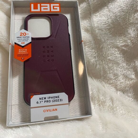Urban Armor Gear case for iPhone 15 pro in Bordeaux NWT - Picture 3 of 8